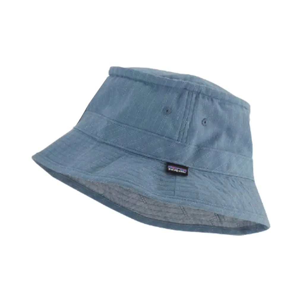 Toe cap in gomma resistente