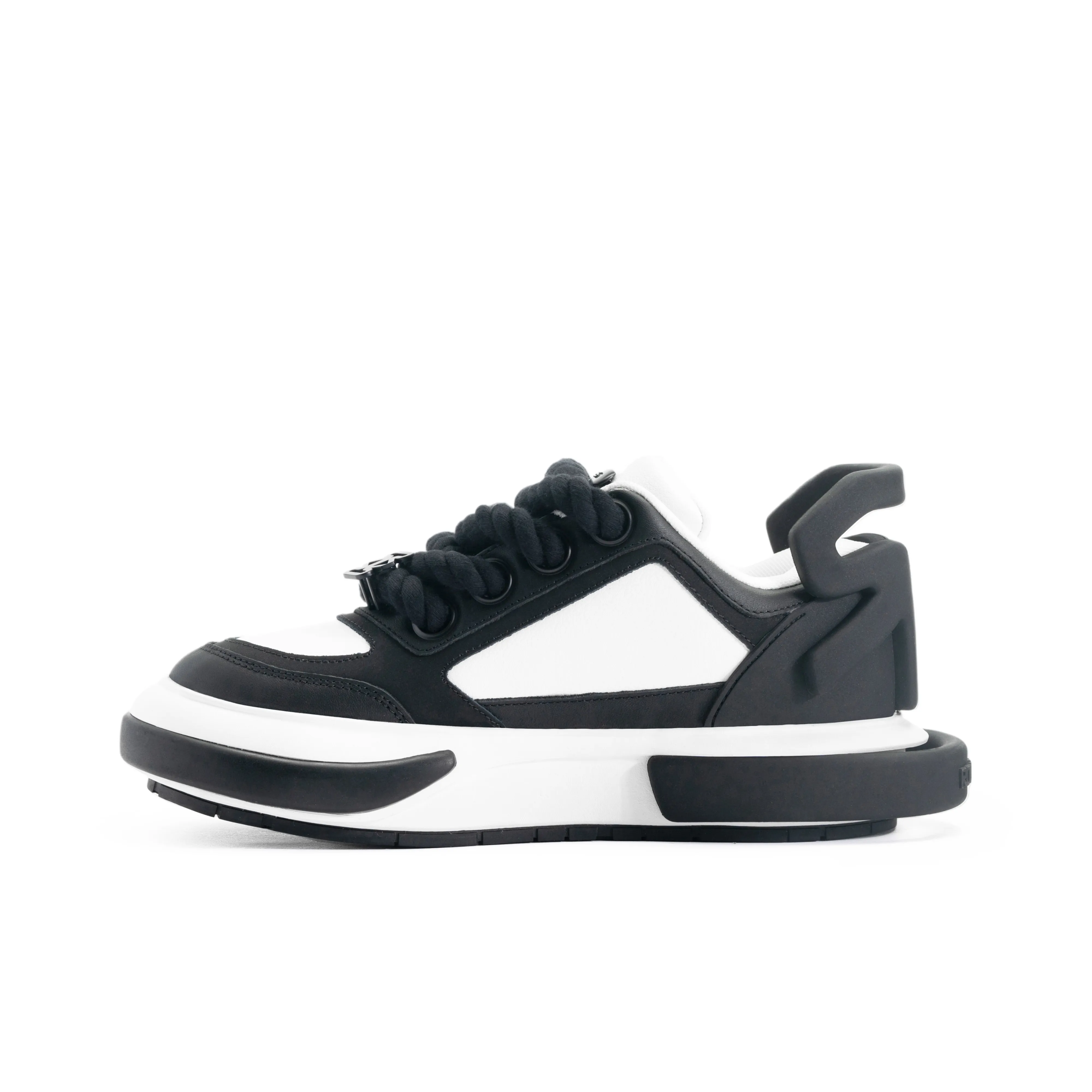 ROLLRULES WAHID Collection Low Top Skateboard Shoes Unisex Black White