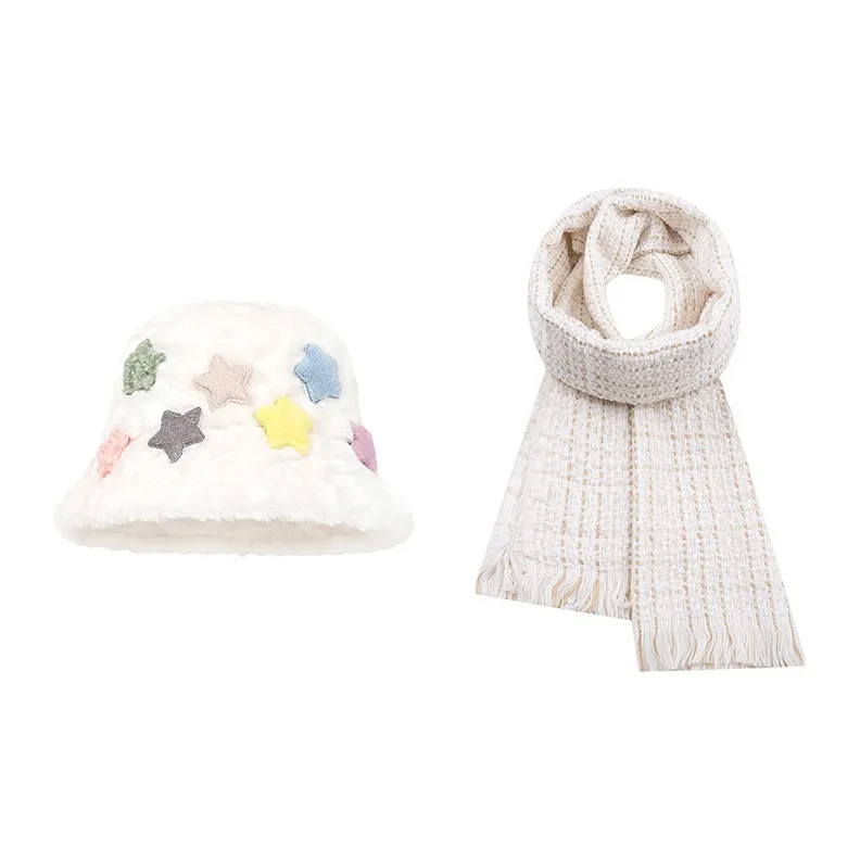 Акриловые шапки-бини для женщин