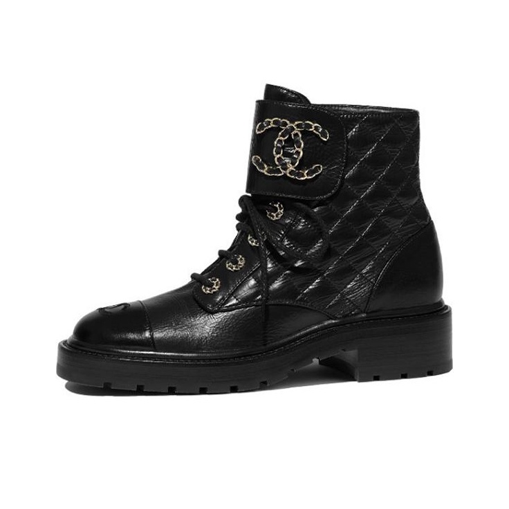 Top 10 CHANEL Apres Ski Boots to Elevate Your Winter Style in 2024