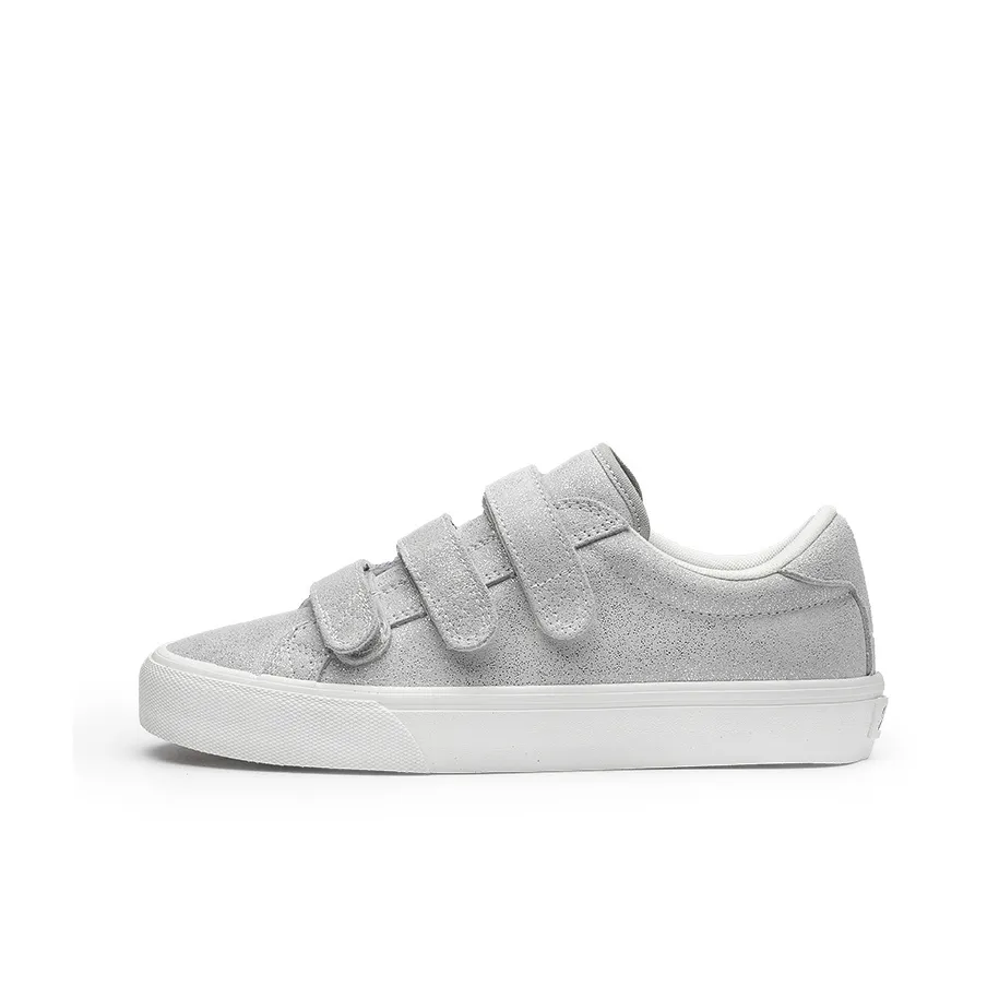 GOLUCK Wear resistant And Lightweight Low Top Skateboard Shoes Unisex Silver Gray