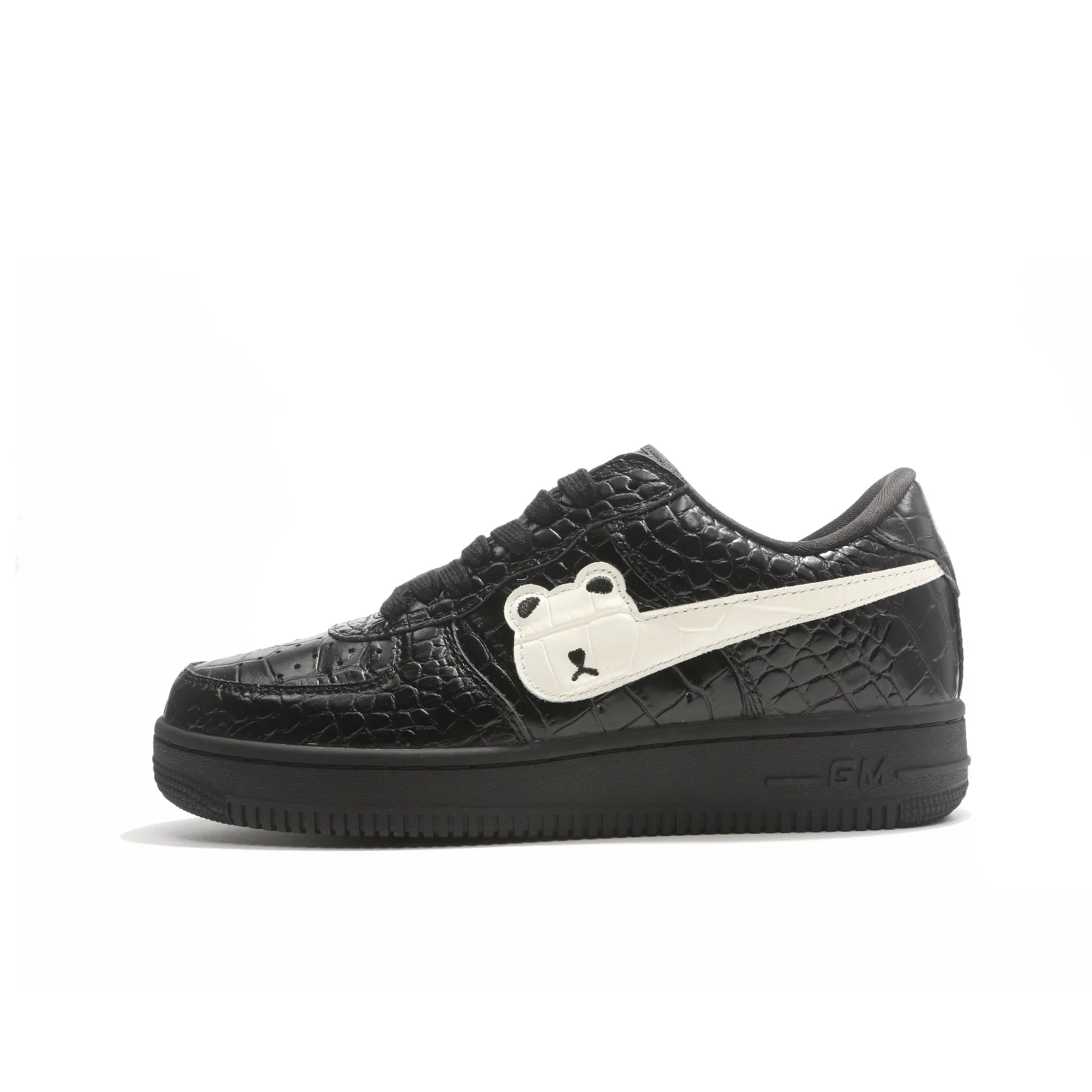 GOLD MEMBER BEAR Anti Slip Wear Resistant Low Top Skateboard Shoes Unisex Black