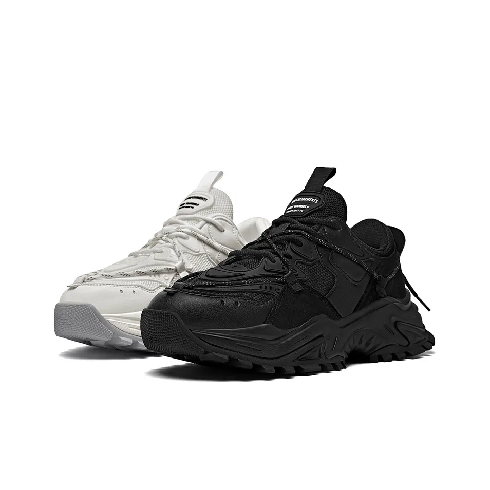 Masongarments Акулий зуб Размер 2 Низкий Топ Толстая подошва Кроссовки Унисекс Черный И Белый Несовпадающие