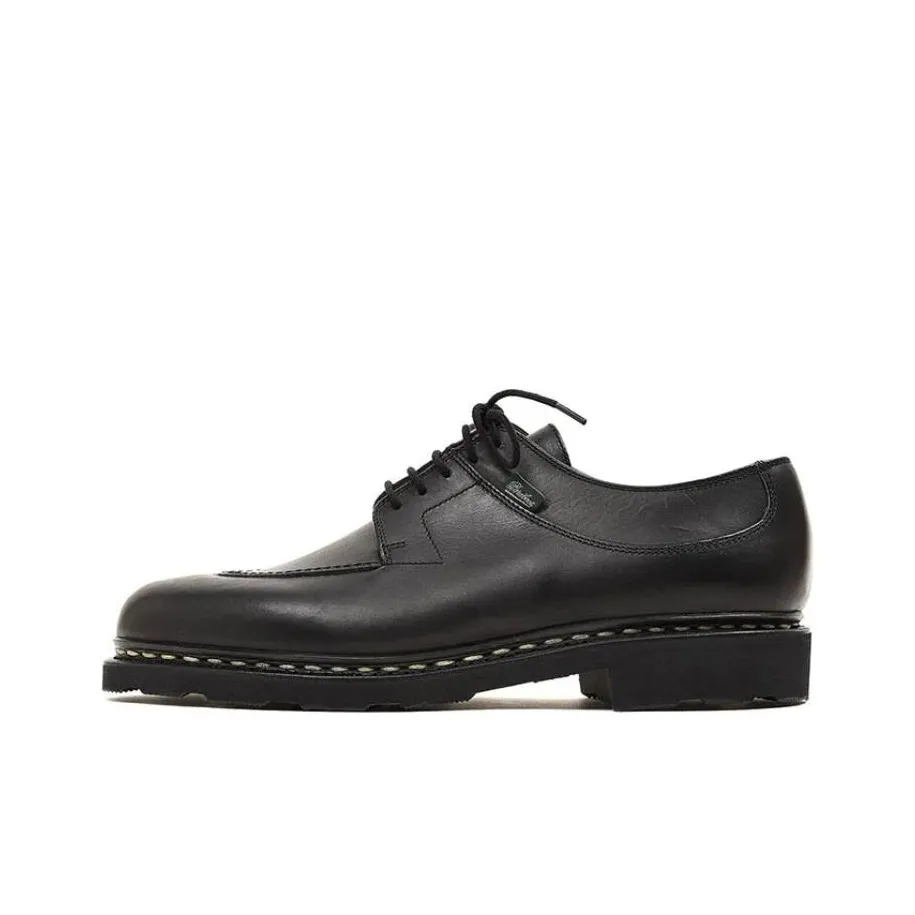 Heres a closer look at Hailey Baldwins sneakers