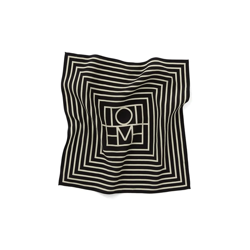 TOTEME Шелковые шарфы для женщин черный