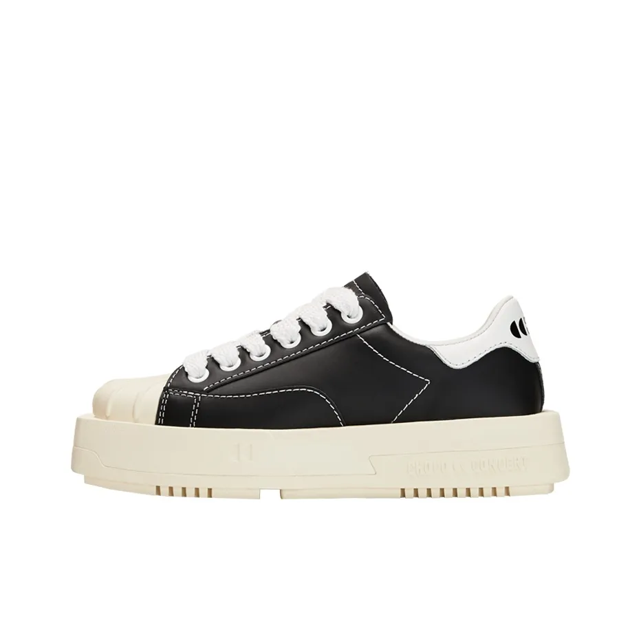 CHOCO CONCERT Low Top Stylish Skateboarding Shoes Unisex Black