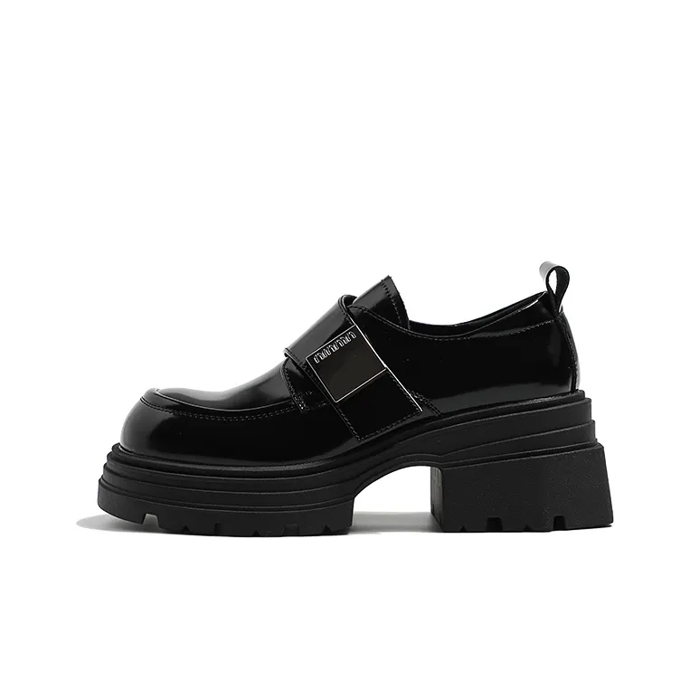 MIS. DANNY Loafers Women's Beige/Black