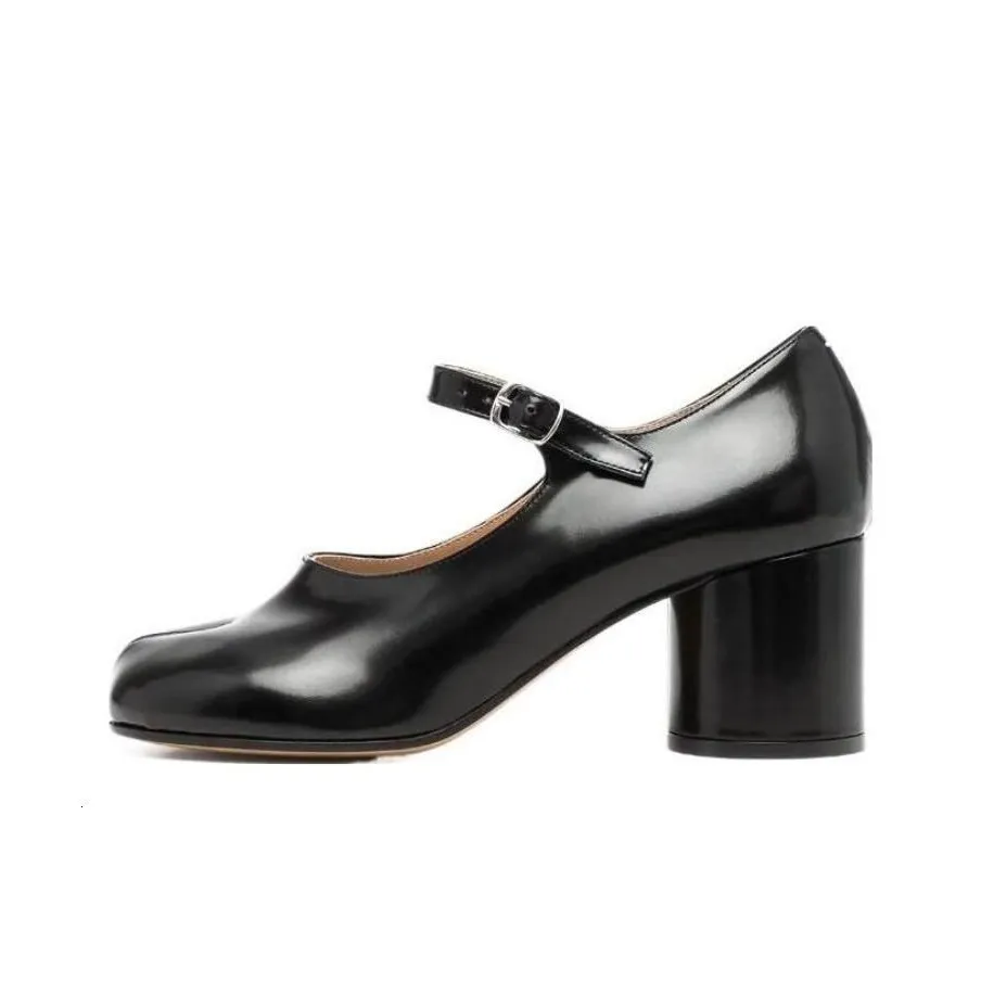 Maison Margiela Tabi Buckle-Fastened Mary Jane Pumps