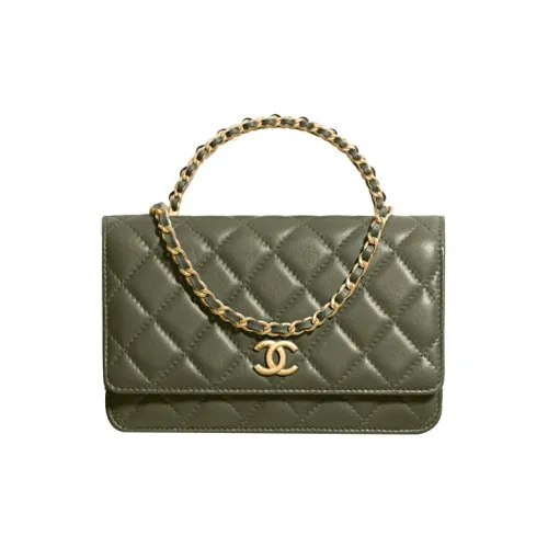 CHANEL Женские кошельки