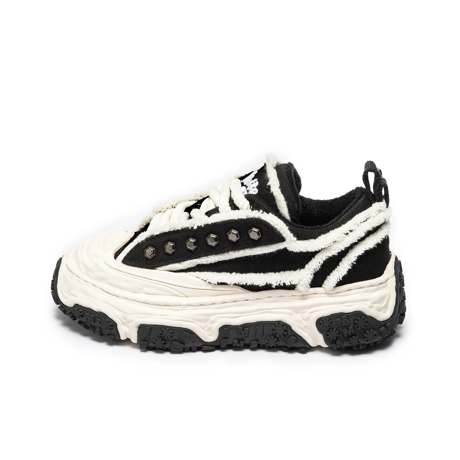 WHITE HOT Skateboard Shoes Unisex Black White