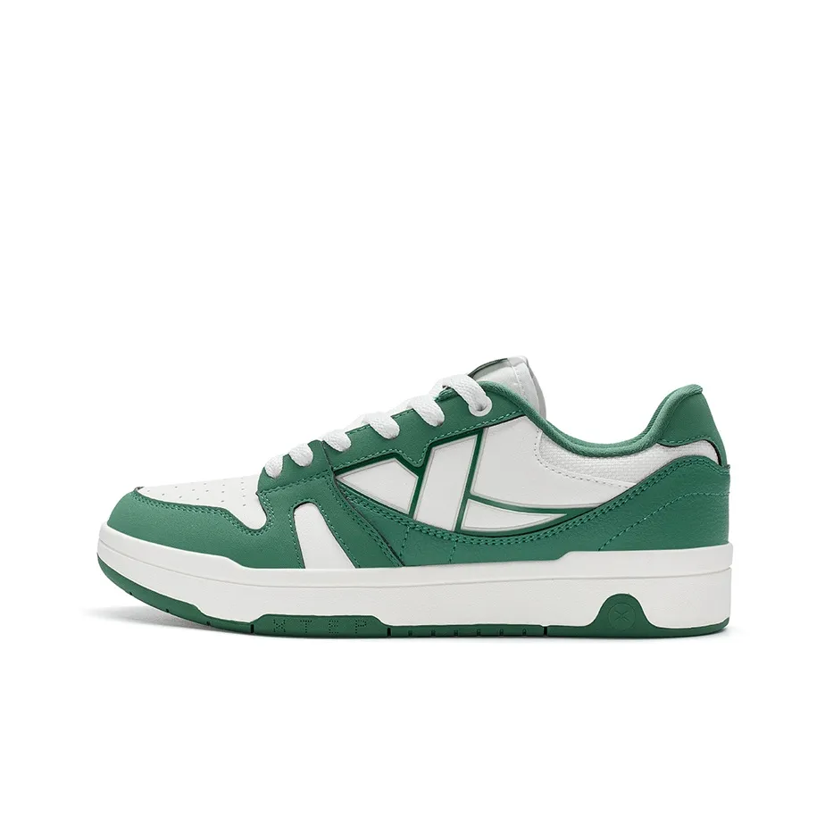 XTEP MAXX LITE Skateboard Shoes Women's Low Top Sail White/Deep Emerald Green