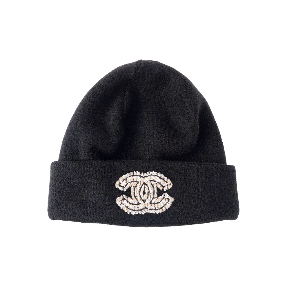 CHANEL Cloche White Beige Cc Logo Beanie AA8603