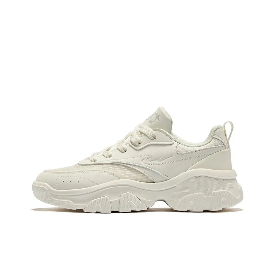 Erke Intimate Connection Abrasion Resistant Breathable Low Top Casual Shoes Women's Microcrystal White