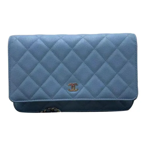 CHANEL Женские кошельки