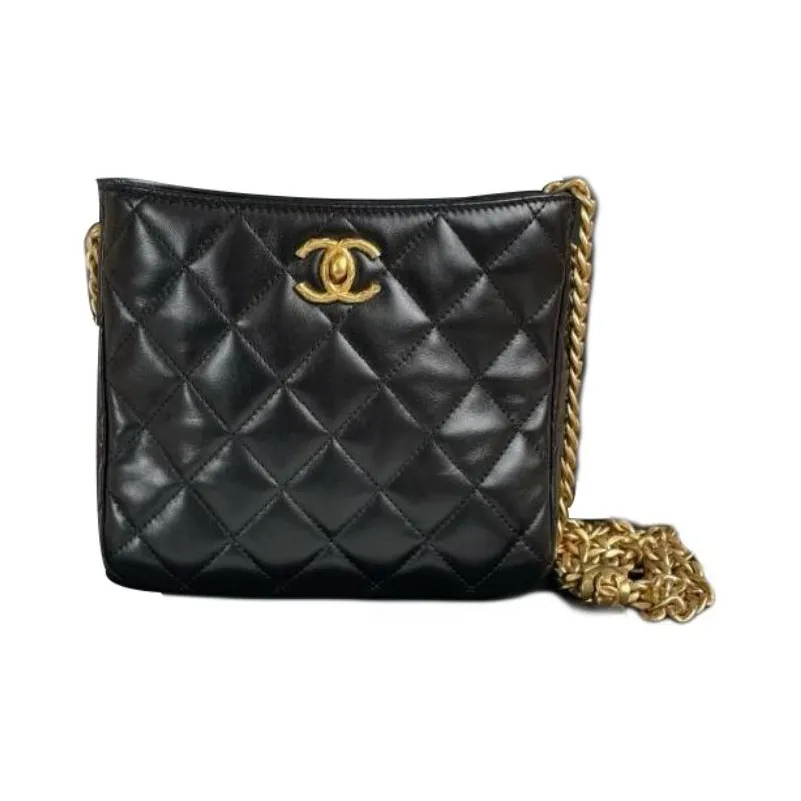 CHANEL Shoulder Bags