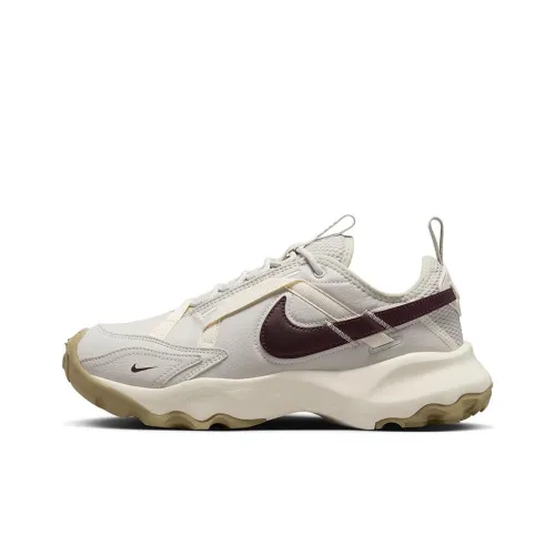 NIKE TC 7900 Повседневная обувь Низкий верх Бежево-коричневый Женская