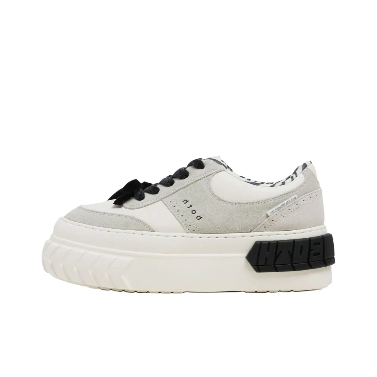 both Tyres Lace-up Sneakers