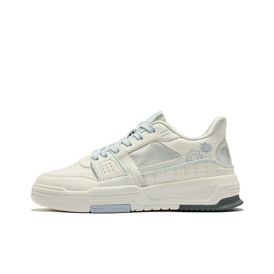Erke Battery Panda Slip-Resistant Cushioning Low-Top Skateboard Shoes Women's White Blue