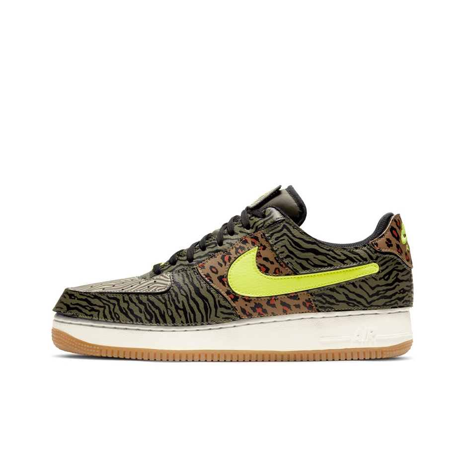 Nike animal print tennis shoes best sale