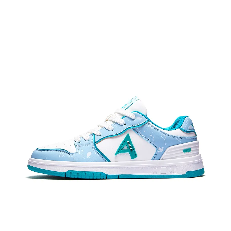A1 Blue And White Porcelain Coverage Abrasion Resistant Height Increasing Low Top Skateboard Shoes Unisex