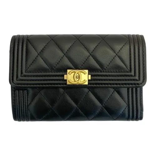 CHANEL Женские кошельки