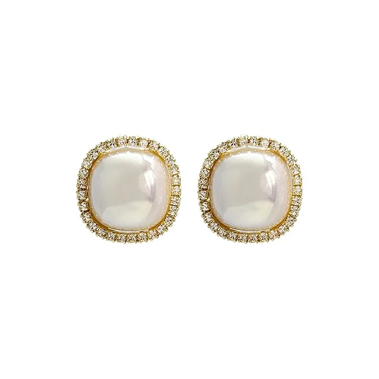 Yi Can Micro Pave Циркон Искусственная жемчужина Серьги-гвоздики Женские