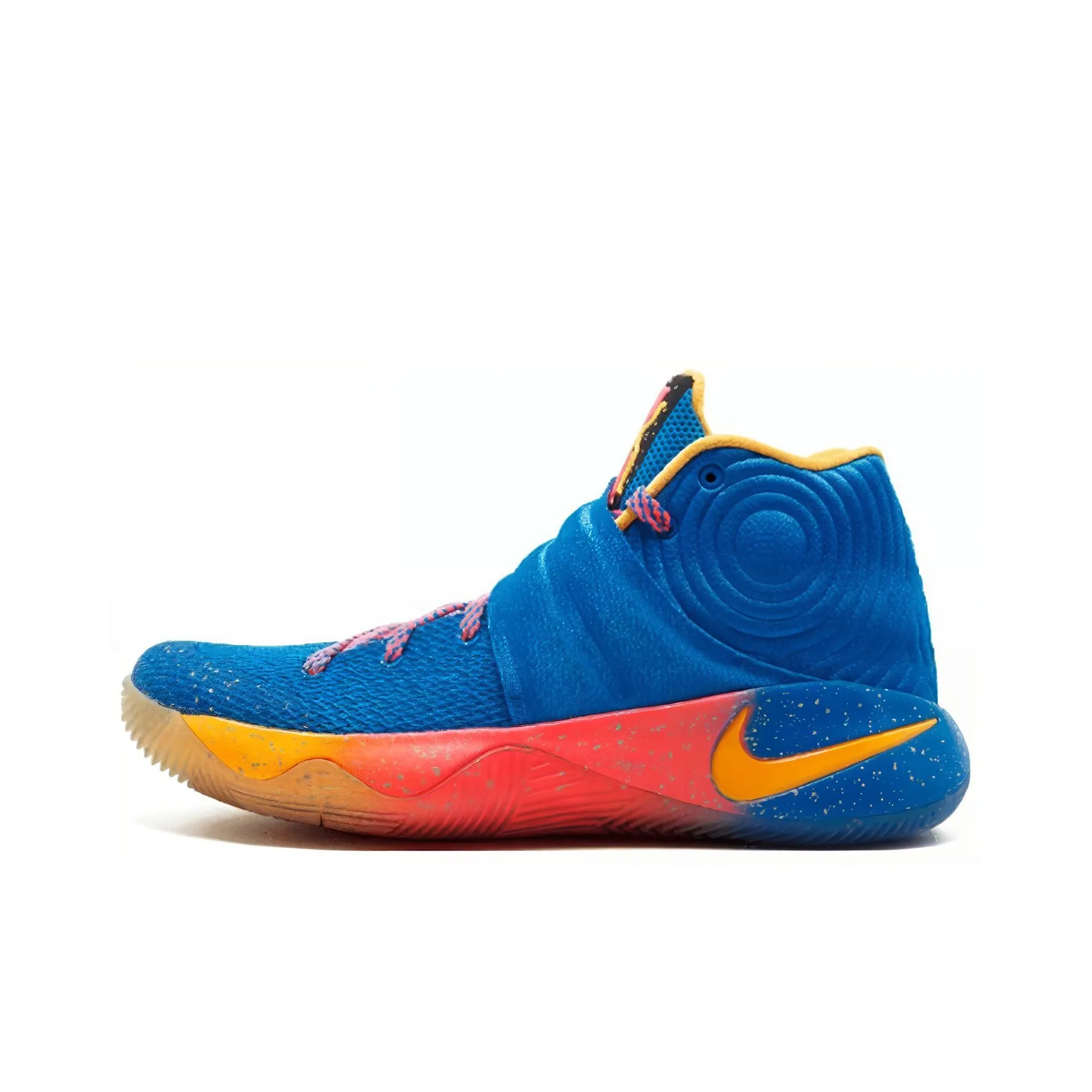жіночий топ для заннять спортом від бренду Nike