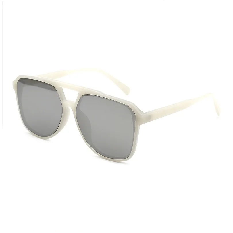 Пара Ponyo PC OVAL SUNGLASSES Унисекс Молочно-белый