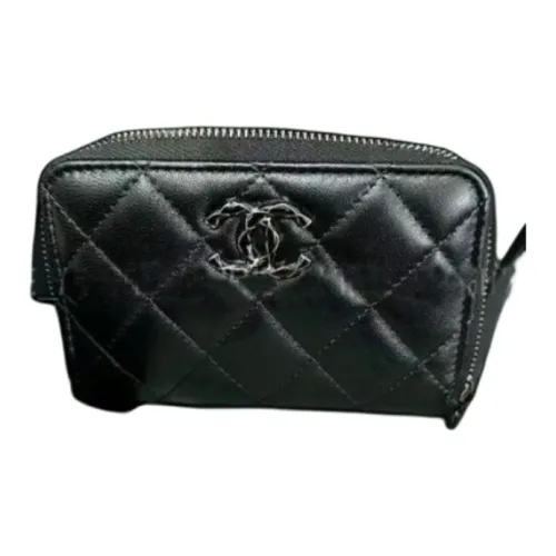 CHANEL Женские кошельки