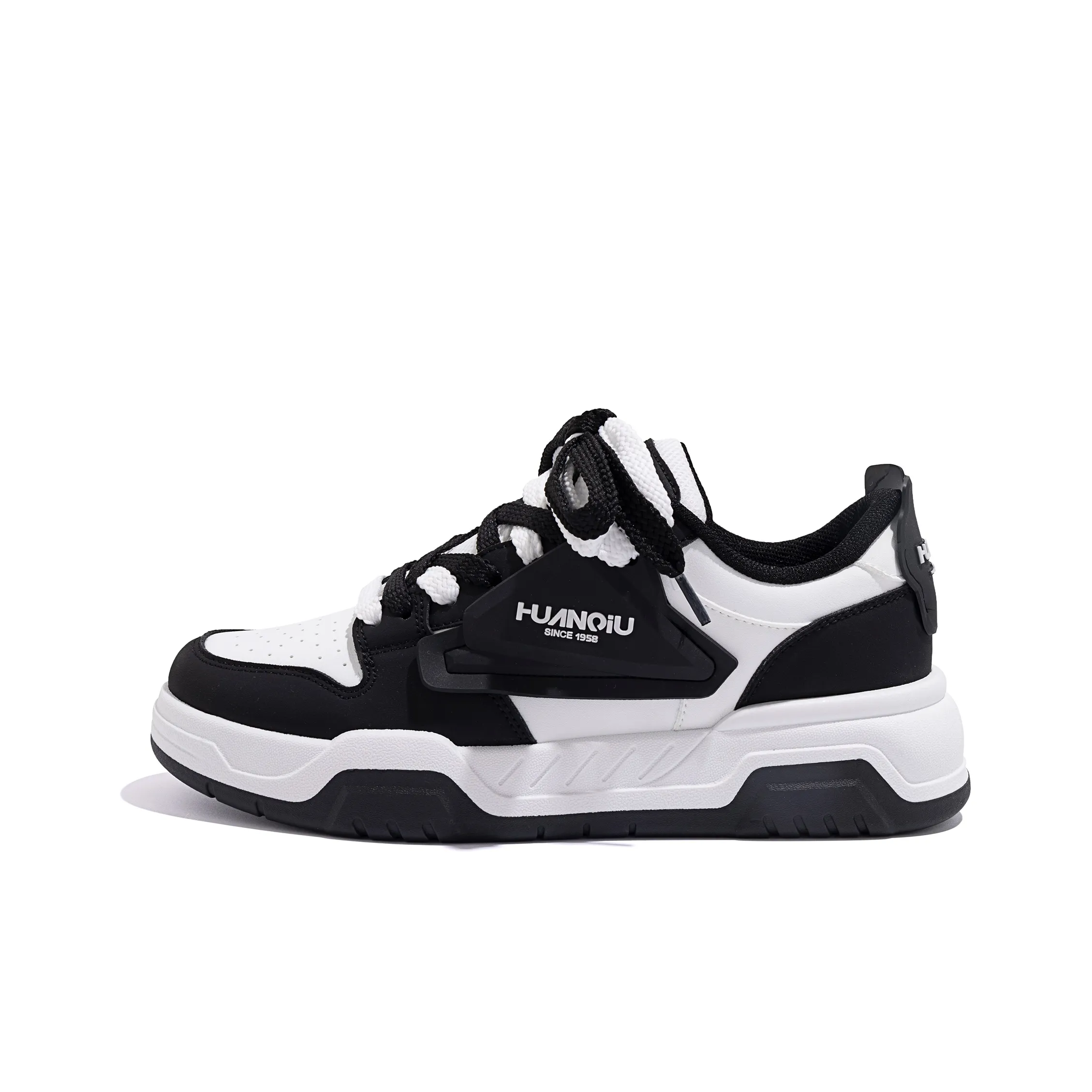 HUANQIU Year Of The Snake Limited Edition Abrasion Resistant Balance Low Top Skateboard Shoes Unisex Black