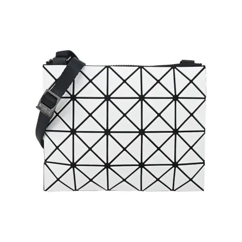 ISSEY MIYAKE Сумки через плечо Женские