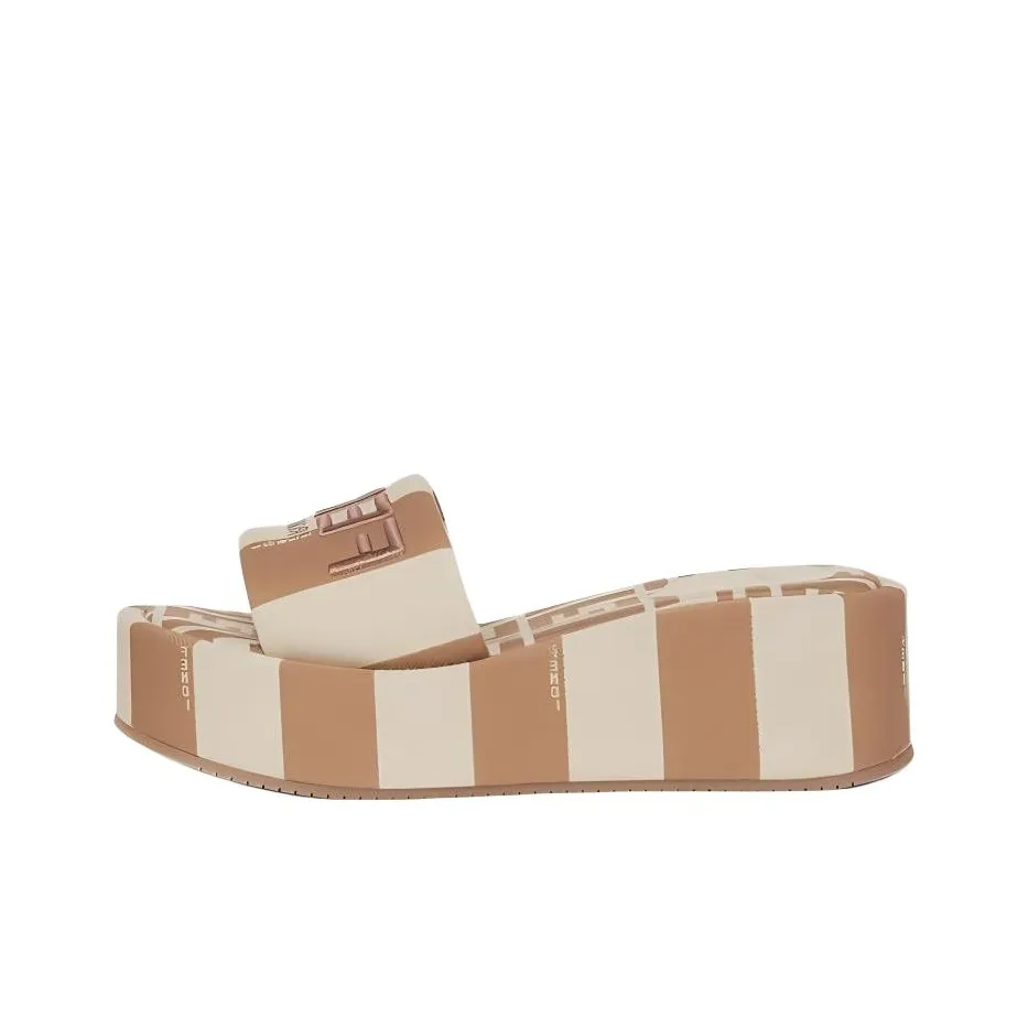 FENDI Шлепанцы Женские Бежевые