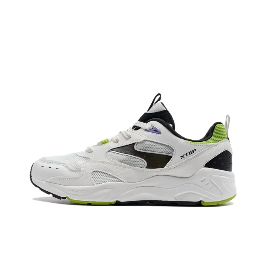 XTEP Newborn Collection Slip Resistant Low Top Casual Shoes Men's White Black Green