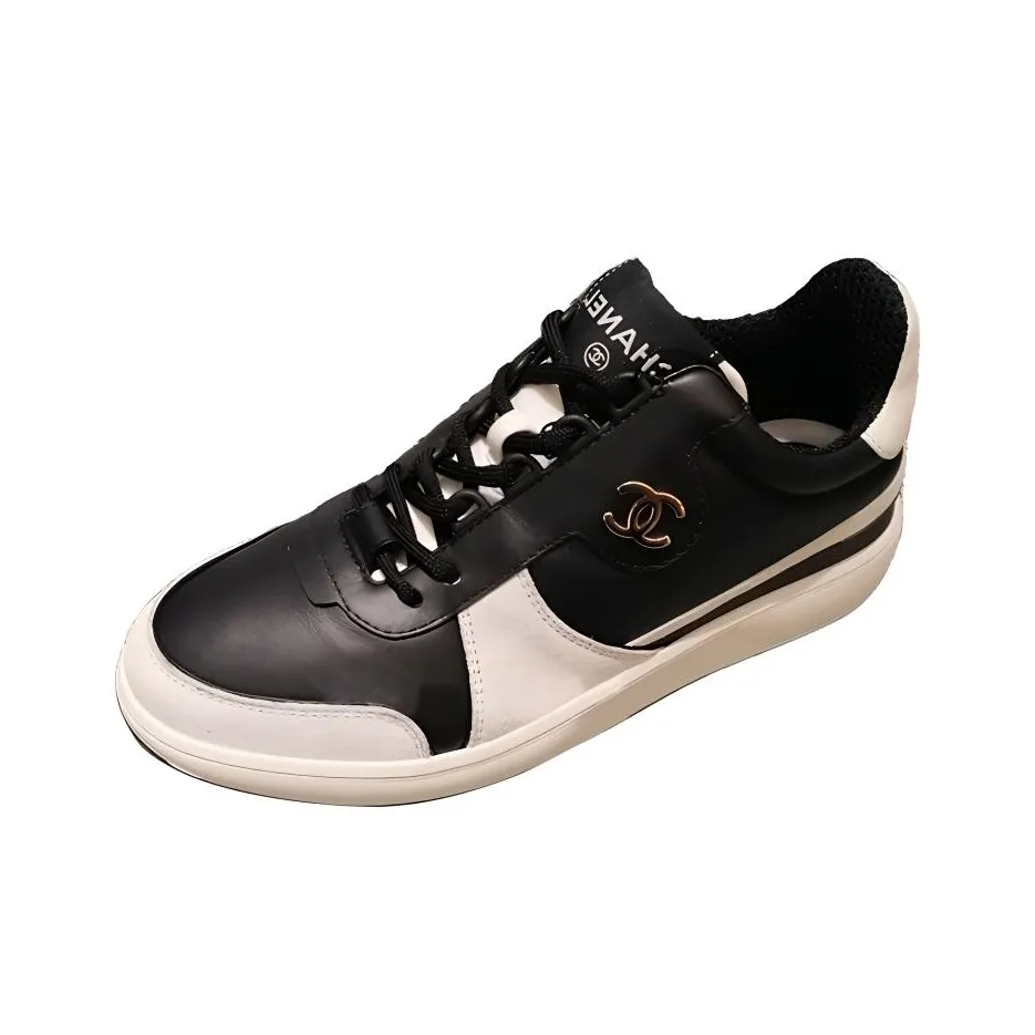 CHANEL Wear Resistant Low Top Skateboard Shoes Women's Black White