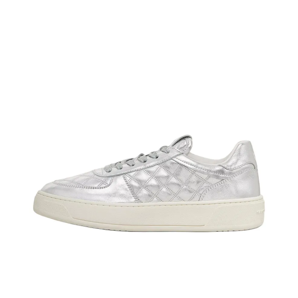 Stuart Weitzman/SW Low Top Skateboard Shoes Women's Silver