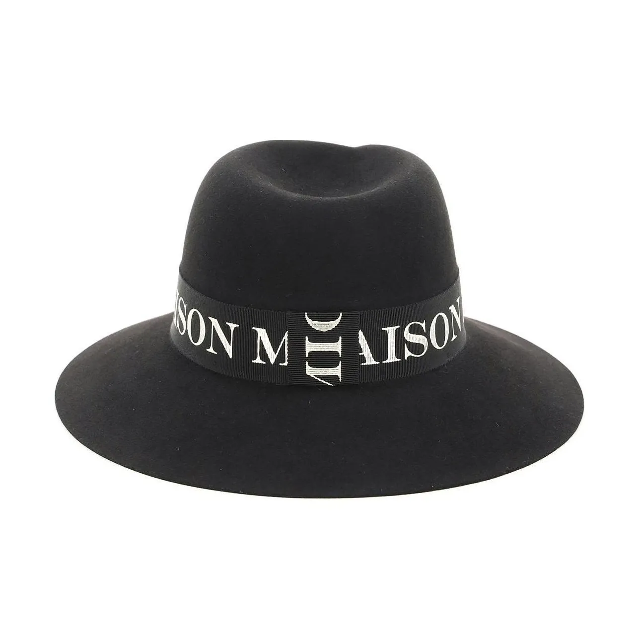 white straw Virginie hat