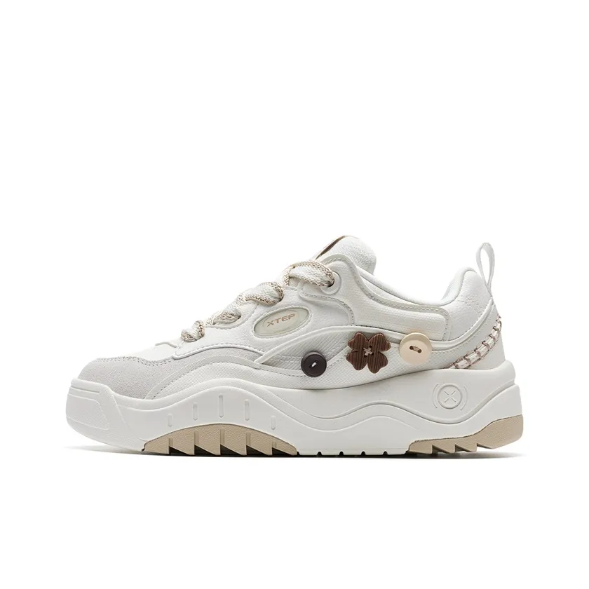 XTEP Mocha Cocoa Low Top Skateboard Shoes Women's White Sand Gray