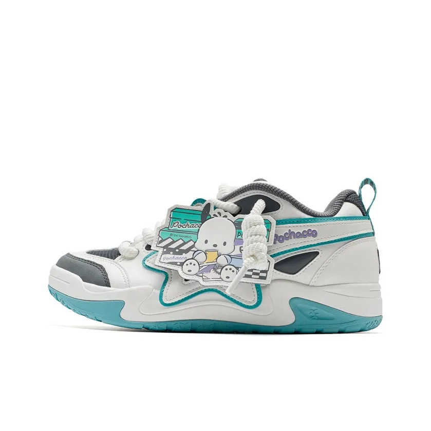 XTEP Sanrio Co Branded Низкие Кроссовки для Скейтбординга Мужские Парус Белый Звездное Море Синий Угольный Серый