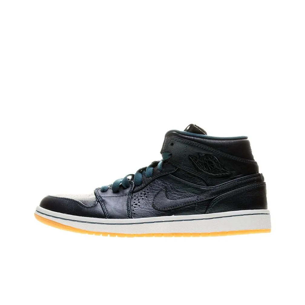 The A Ma Maniere x Air Lucky jordan 2 Airness