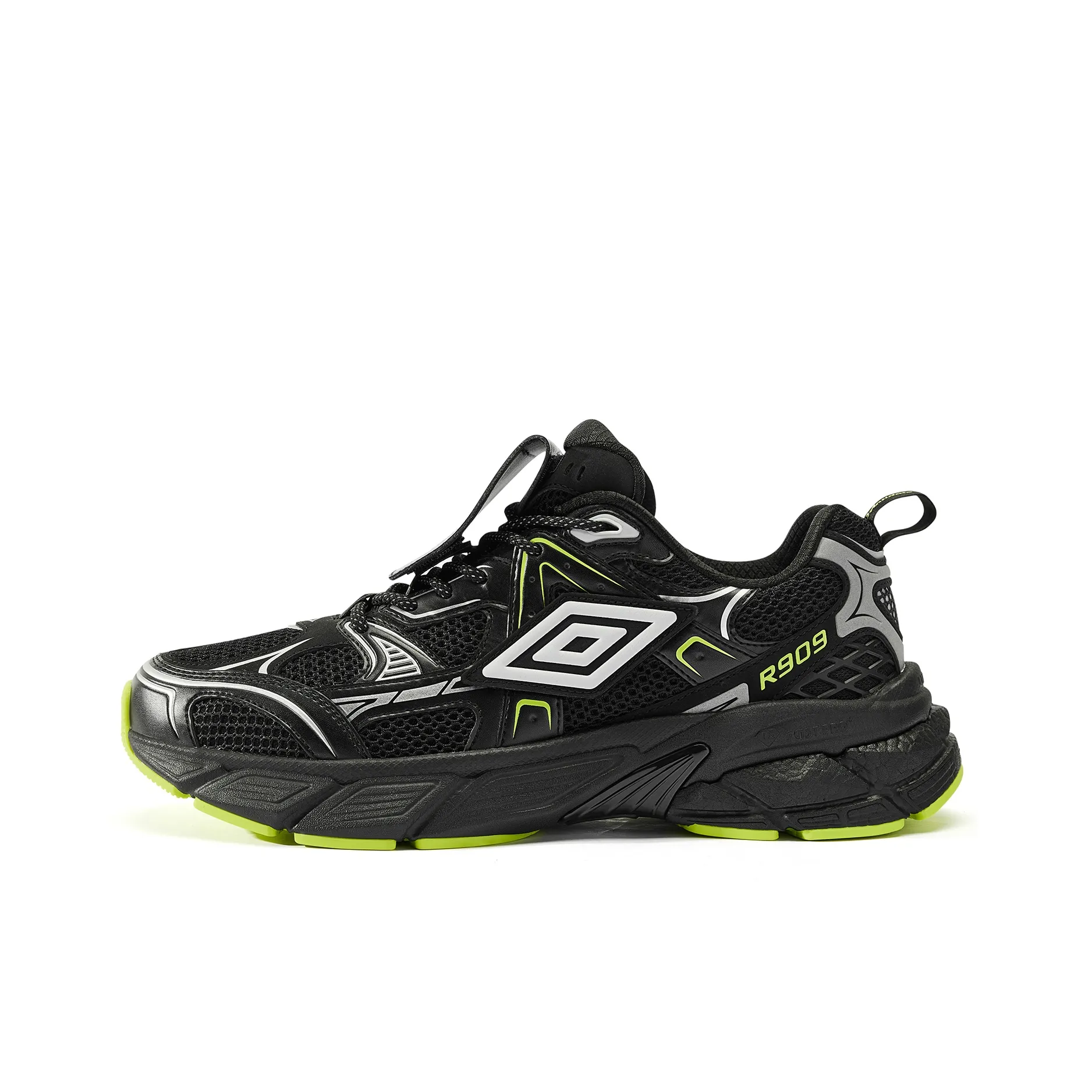 Umbro Slip Resistant Low Top Casual Shoes Men's Black