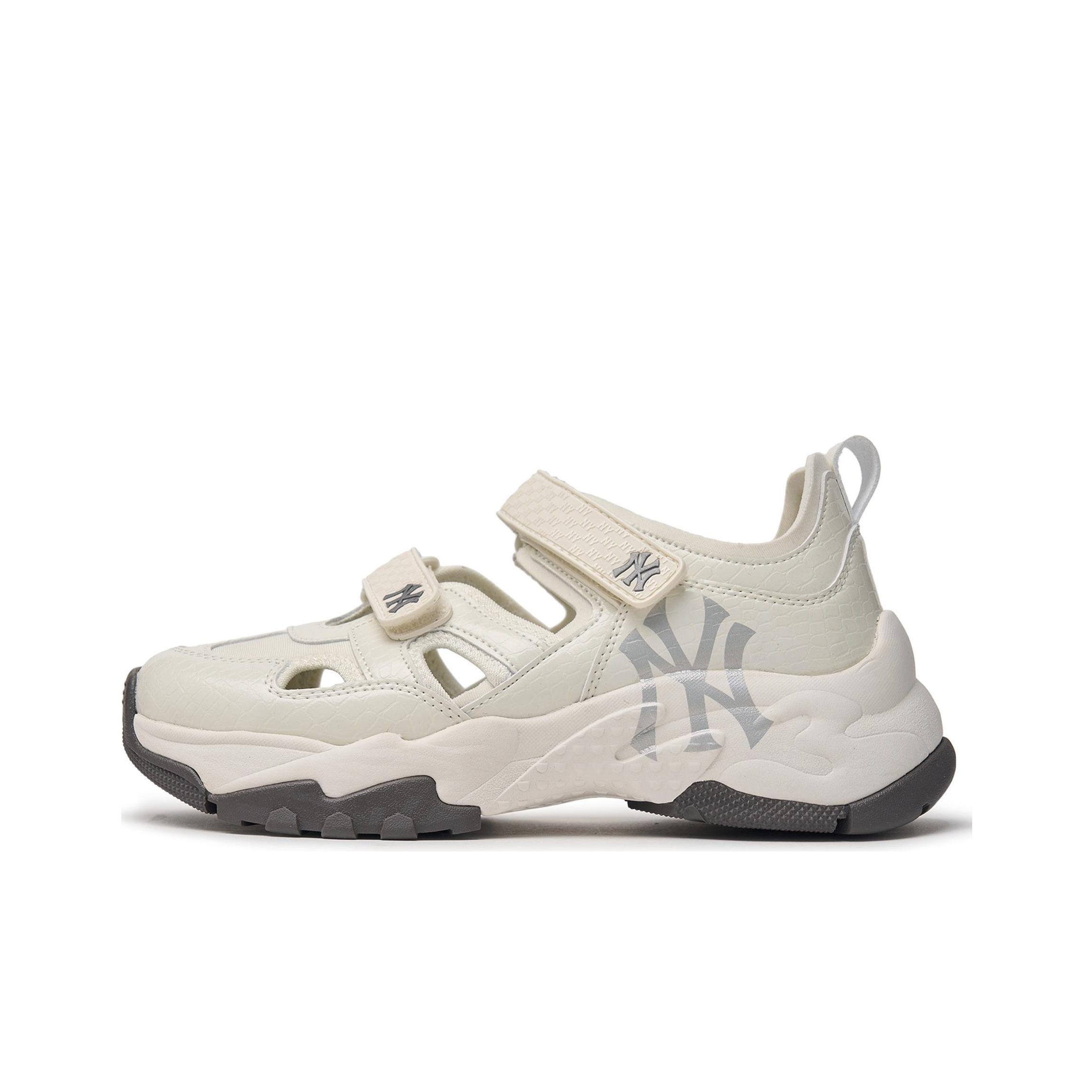【 MLB 】CHUNKY SANDLE TRIPLE BOS Buy MLB x New York Yankees Chunky Sandal 'Triple Black