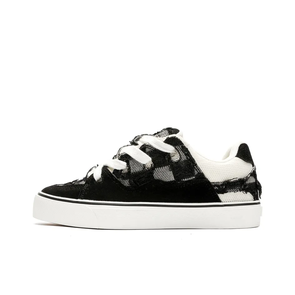 DM Anti Slip Wear Resistant Low Top Casual Shoes Unisex