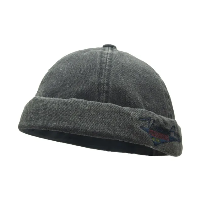 Mo Jiaoting Хлопковая кепка с газетным принтом унисекс