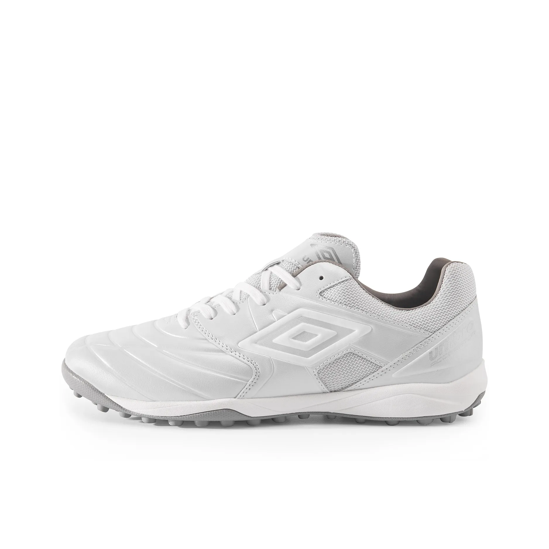 Umbro ACCERATORTR WIDE TF Soccer Shoes New Arrival Control Type Frisbee Cleats Training Shoes Men's