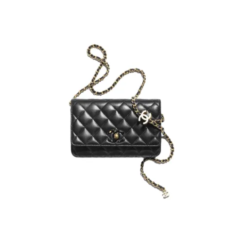 CHANEL Женские кошельки