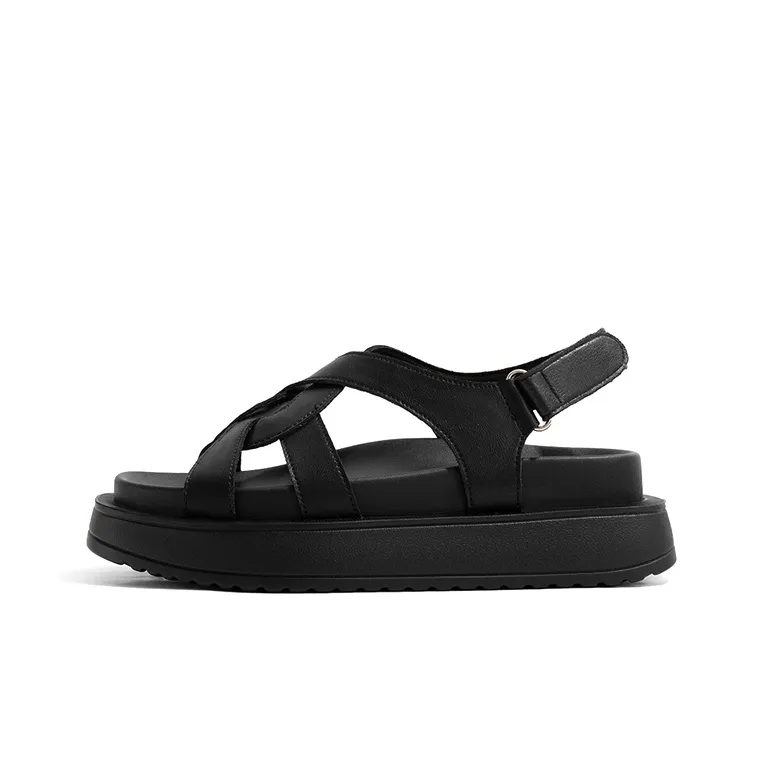 Old Meow Пляжные сандалии 5 см Женские Черные