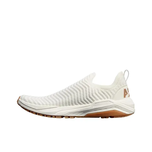 APL ATHLETIC PROPULSION LABS Беговые кроссовки Низкие Белые Женские