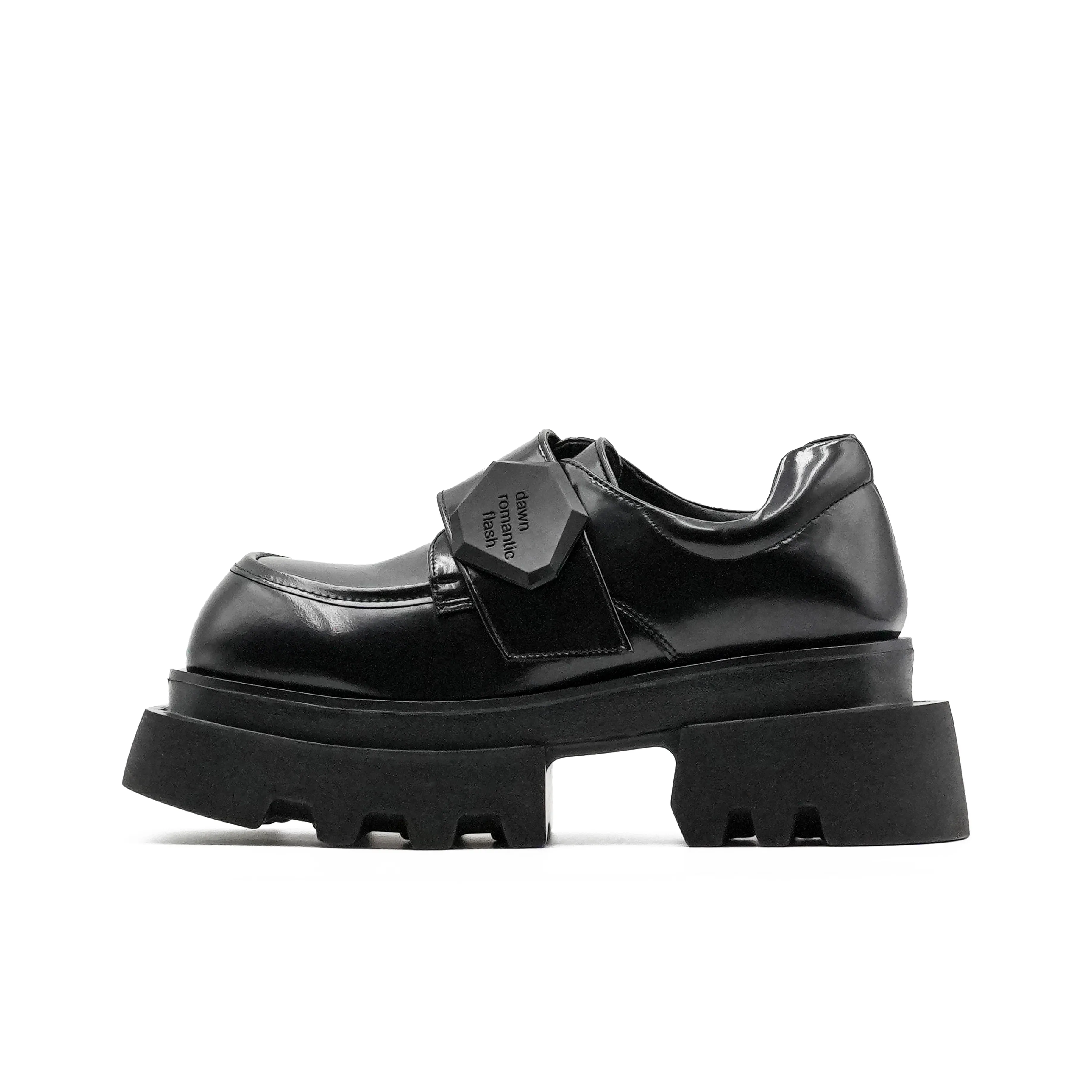 Little Sue Camellia Large Head Derby Shoes Loafers Women's