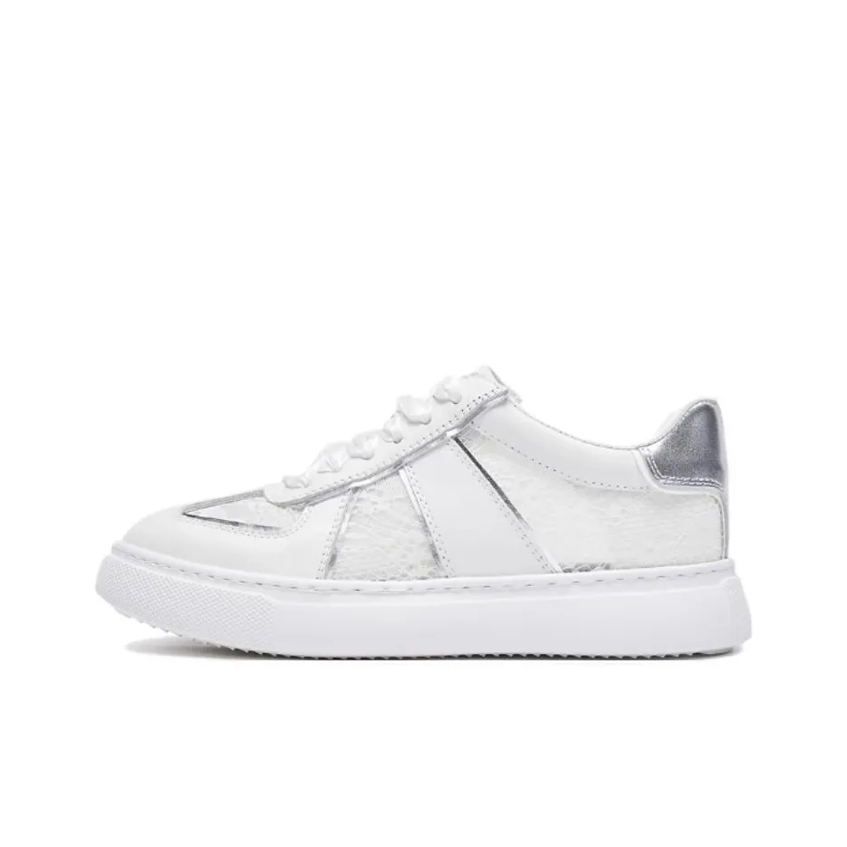 Staccato Low Top Skateboard Shoes Women's Cream White