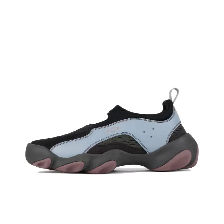low-top panelled leather sneakers